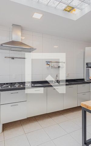 Casa à venda com 900m², 7 quartos e 8 vagasCozinha