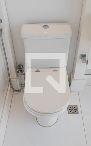 Casa à venda com 900m², 7 quartos e 8 vagasBanheiro da Suíte 3