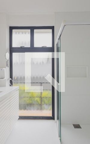 Casa à venda com 900m², 7 quartos e 8 vagasBanheiro da Suíte 2