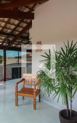 Casa à venda com 232m², 3 quartos e 3 vagas Casa à venda com 232m², 3 quartos e 3 vagasVaranda da Sala