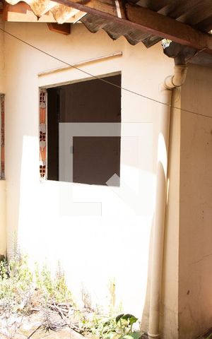Casa à venda com 221m², 5 quartos e 3 vagas Casa à venda com 221m², 5 quartos e 3 vagasÁREA DE SERVIÇO/FUNDOS