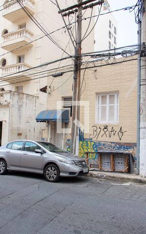 Casa à venda com 221m², 5 quartos e 3 vagas Casa à venda com 221m², 5 quartos e 3 vagasFACHADA