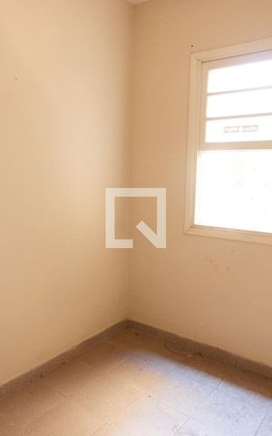 Casa à venda com 221m², 5 quartos e 3 vagas Casa à venda com 221m², 5 quartos e 3 vagasQUARTO 3
