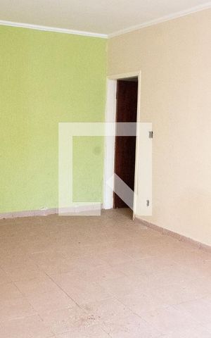 Casa à venda com 221m², 5 quartos e 3 vagas Casa à venda com 221m², 5 quartos e 3 vagasSALA