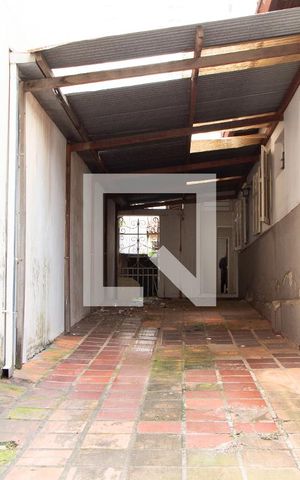 Casa à venda com 221m², 5 quartos e 3 vagas Casa à venda com 221m², 5 quartos e 3 vagasGARAGEM
