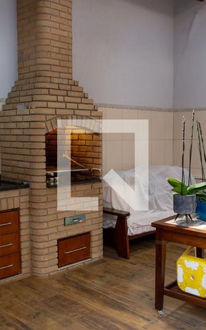 Casa à venda com 260m², 3 quartos e 2 vagas Casa à venda com 260m², 3 quartos e 2 vagasÁrea comum - Churrasqueira