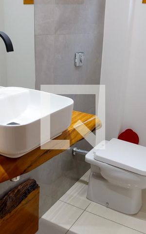 Casa à venda com 260m², 3 quartos e 2 vagas Casa à venda com 260m², 3 quartos e 2 vagasLavabo