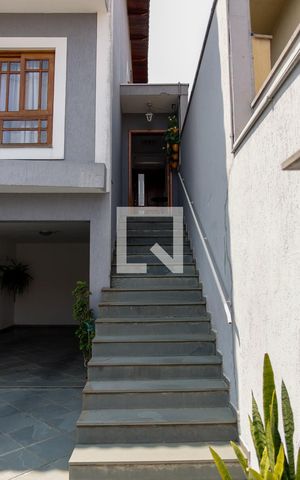Casa à venda com 260m², 3 quartos e 2 vagas Casa à venda com 260m², 3 quartos e 2 vagasÁrea comum
