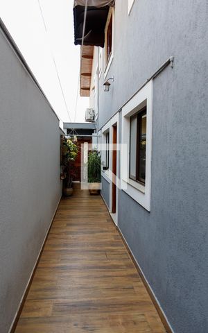 Casa à venda com 260m², 3 quartos e 2 vagas Casa à venda com 260m², 3 quartos e 2 vagasCorredor