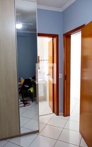 Casa à venda com 260m², 3 quartos e 2 vagas Casa à venda com 260m², 3 quartos e 2 vagasQuarto 2
