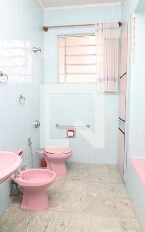 Casa para alugar com 320m², 4 quartos e 2 vagasBanheiro da Suíte