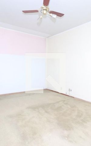 Casa para alugar com 320m², 4 quartos e 2 vagasSuíte