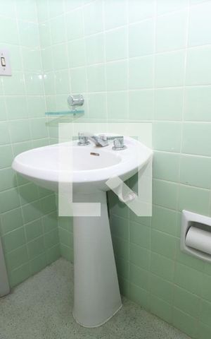 Casa para alugar com 320m², 4 quartos e 2 vagasLavabo