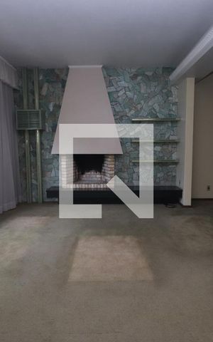 Casa para alugar com 320m², 4 quartos e 2 vagasSala