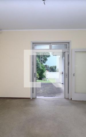 Casa para alugar com 320m², 4 quartos e 2 vagassala 02