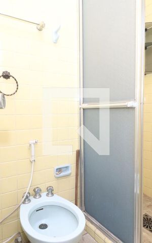 Casa para alugar com 320m², 4 quartos e 2 vagasBanheiro