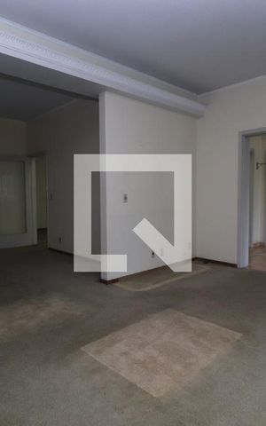 Casa para alugar com 320m², 4 quartos e 2 vagasSala