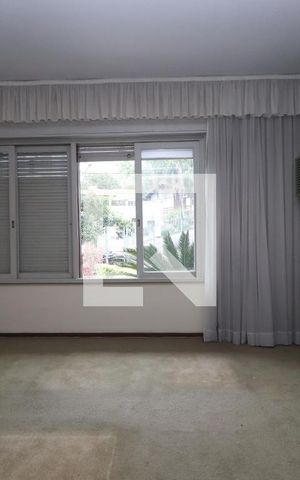 Casa para alugar com 320m², 4 quartos e 2 vagasSala