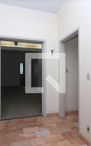 Casa para alugar com 320m², 4 quartos e 2 vagasHall de entrada