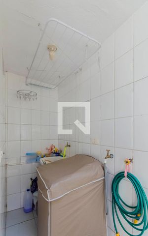 Casa de condomínio à venda com 100m², 3 quartos e 1 vagaÁrea de Serviço