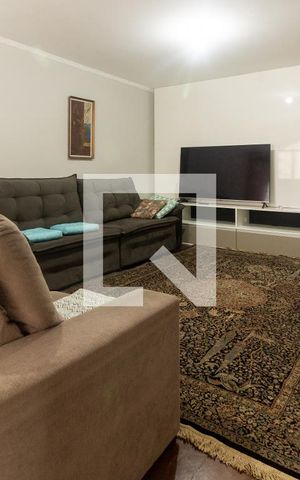 Casa à venda com 446m², 4 quartos e 8 vagas Casa à venda com 446m², 4 quartos e 8 vagasSala