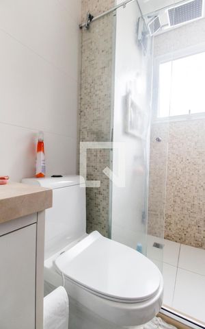 Casa à venda com 58m², 2 quartos e 1 vaga Casa à venda com 58m², 2 quartos e 1 vagaBanheiro