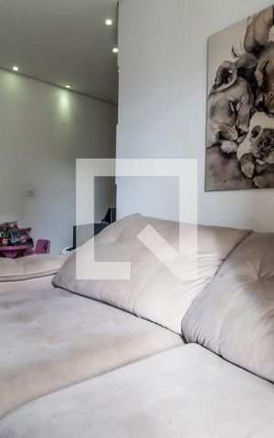 Casa à venda com 58m², 2 quartos e 1 vaga Casa à venda com 58m², 2 quartos e 1 vagaSala