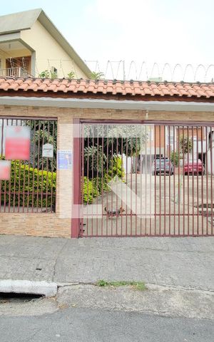 Casa à venda com 300m², 3 quartos e 10 vagasFachada