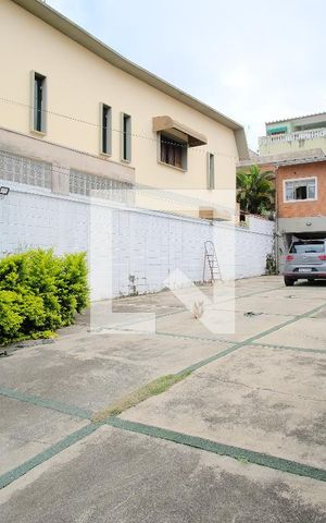 Casa à venda com 300m², 3 quartos e 10 vagasQuintal / Garagem