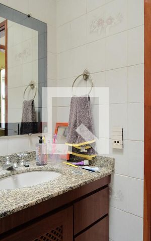Casa à venda com 300m², 3 quartos e 10 vagasBanheiro Social