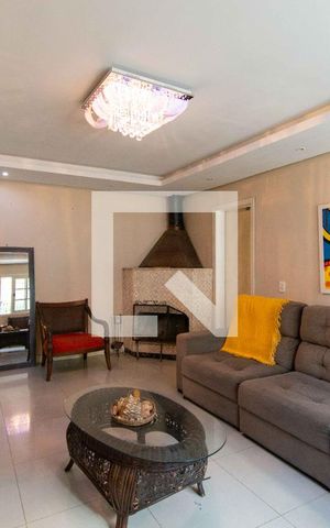 Casa para alugar com 400m², 3 quartos e 2 vagas Casa para alugar com 400m², 3 quartos e 2 vagasSala