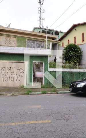 Casa à venda com 345m², 3 quartos e 1 vagaFachada