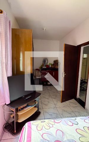 Casa à venda com 360m², 5 quartos e 2 vagas Casa à venda com 360m², 5 quartos e 2 vagasQuarto 5