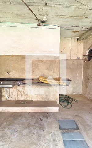 Casa à venda com 360m², 5 quartos e 2 vagas Casa à venda com 360m², 5 quartos e 2 vagasÁrea Externa