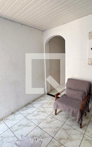 Casa à venda com 360m², 5 quartos e 2 vagas Casa à venda com 360m², 5 quartos e 2 vagasSala