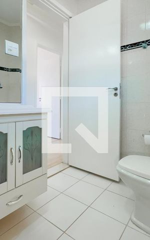 Apartamento à venda com 74m², 2 quartos e 1 vaga Apartamento à venda com 74m², 2 quartos e 1 vagaBanheiro Corredor