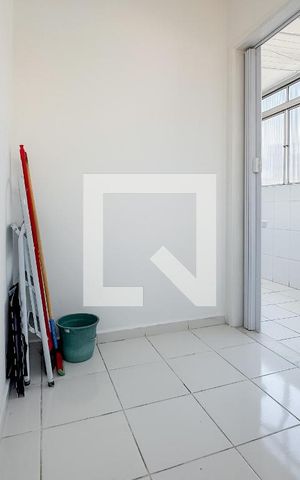 Apartamento à venda com 74m², 2 quartos e 1 vaga Apartamento à venda com 74m², 2 quartos e 1 vagaQuarto de Serviço
