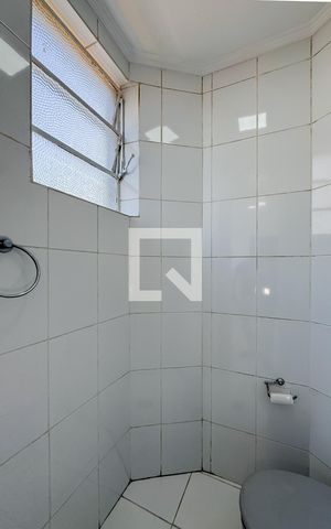 Apartamento à venda com 74m², 2 quartos e 1 vaga Apartamento à venda com 74m², 2 quartos e 1 vagaBanheiro de serviço