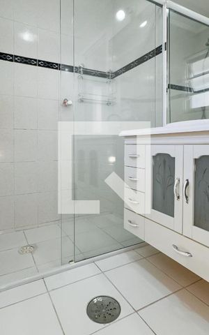 Apartamento à venda com 74m², 2 quartos e 1 vaga Apartamento à venda com 74m², 2 quartos e 1 vagaBanheiro Corredor