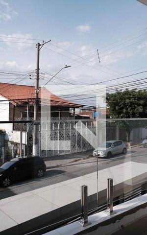 Casa à venda com 150m², 3 quartos e 2 vagas Casa à venda com 150m², 3 quartos e 2 vagasVaranda Quarto 1