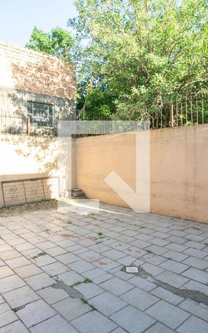 Casa à venda com 100m², 3 quartos e 2 vagas Casa à venda com 100m², 3 quartos e 2 vagasÁrea Externa
