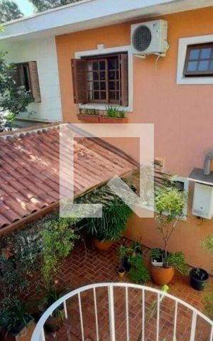 Casa à venda com 180m², 4 quartos e 4 vagas