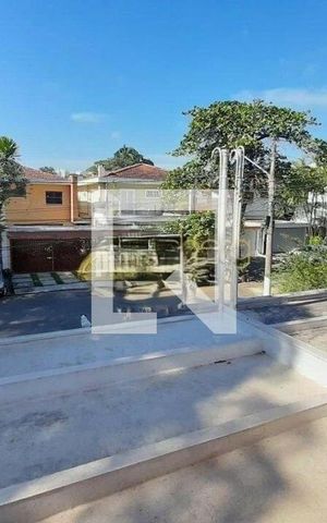 Casa à venda com 180m², 4 quartos e 4 vagas