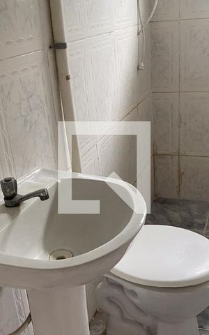 Casa para alugar com 37m², 1 quarto e sem vaga Casa para alugar com 37m², 1 quarto e sem vagaBanheiro