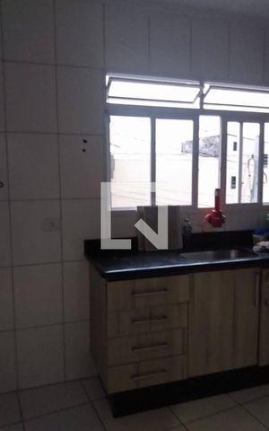 Casa à venda com 112m², 2 quartos e 2 vagas Casa à venda com 112m², 2 quartos e 2 vagasCozinha