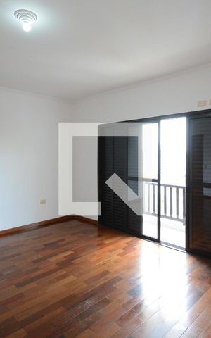 Casa à venda com 250m², 3 quartos e 2 vagas Casa à venda com 250m², 3 quartos e 2 vagasQuarto 1 ( Suíte )