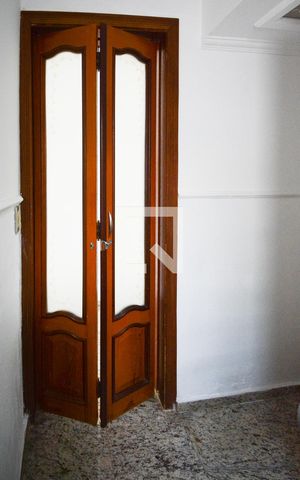 Casa à venda com 250m², 3 quartos e 2 vagas Casa à venda com 250m², 3 quartos e 2 vagasLavabo