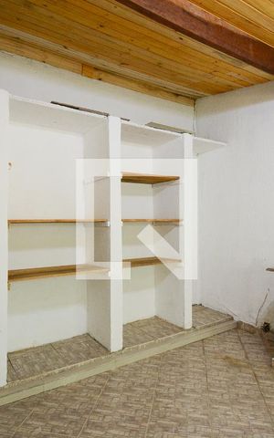 Casa à venda com 250m², 3 quartos e 2 vagas Casa à venda com 250m², 3 quartos e 2 vagasÁrea de Serviço