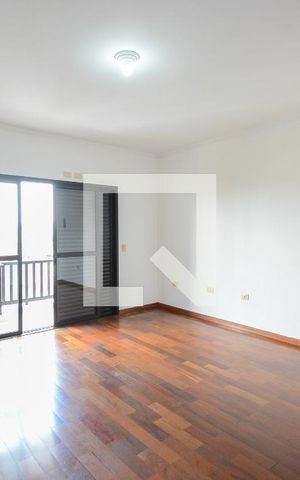 Casa à venda com 250m², 3 quartos e 2 vagas Casa à venda com 250m², 3 quartos e 2 vagasQuarto 1 ( Suíte )
