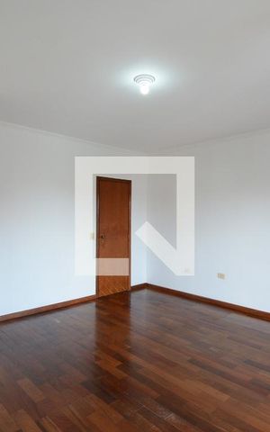 Casa à venda com 250m², 3 quartos e 2 vagas Casa à venda com 250m², 3 quartos e 2 vagasQuarto 1 ( Suíte )